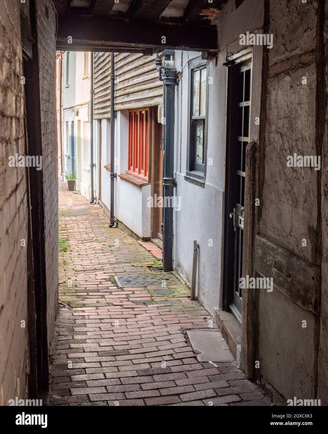 Small side alley hires stock photography and images Alamy