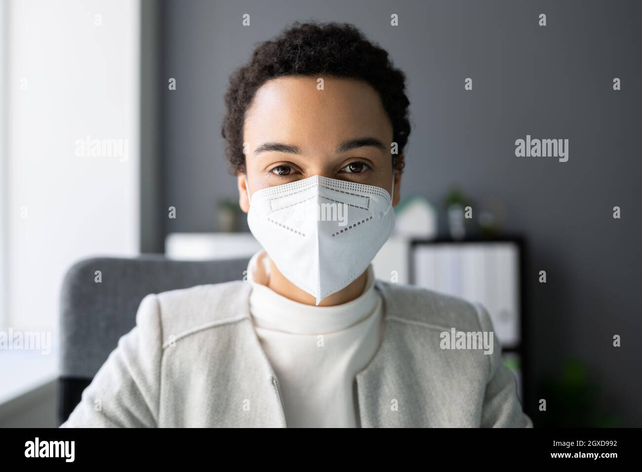 African American Woman Wearing Covid Medical Mask Stock Photo - Alamy