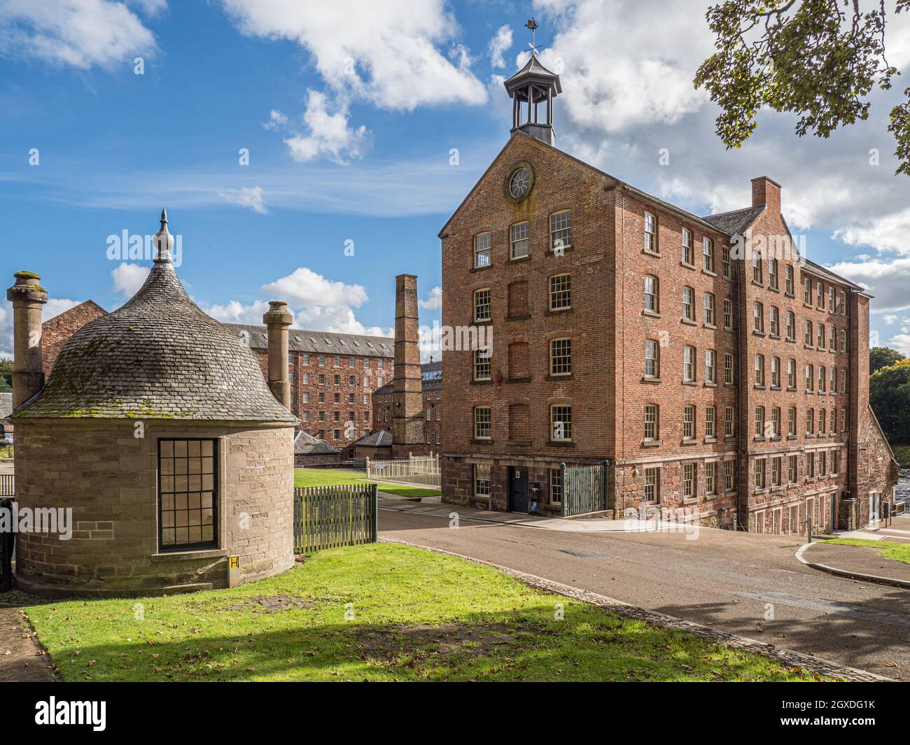 Stanley Mills, Perthshire, Scotland A historic water powered cotton mill on  the banks of the River Tay Stock Photo - Alamy