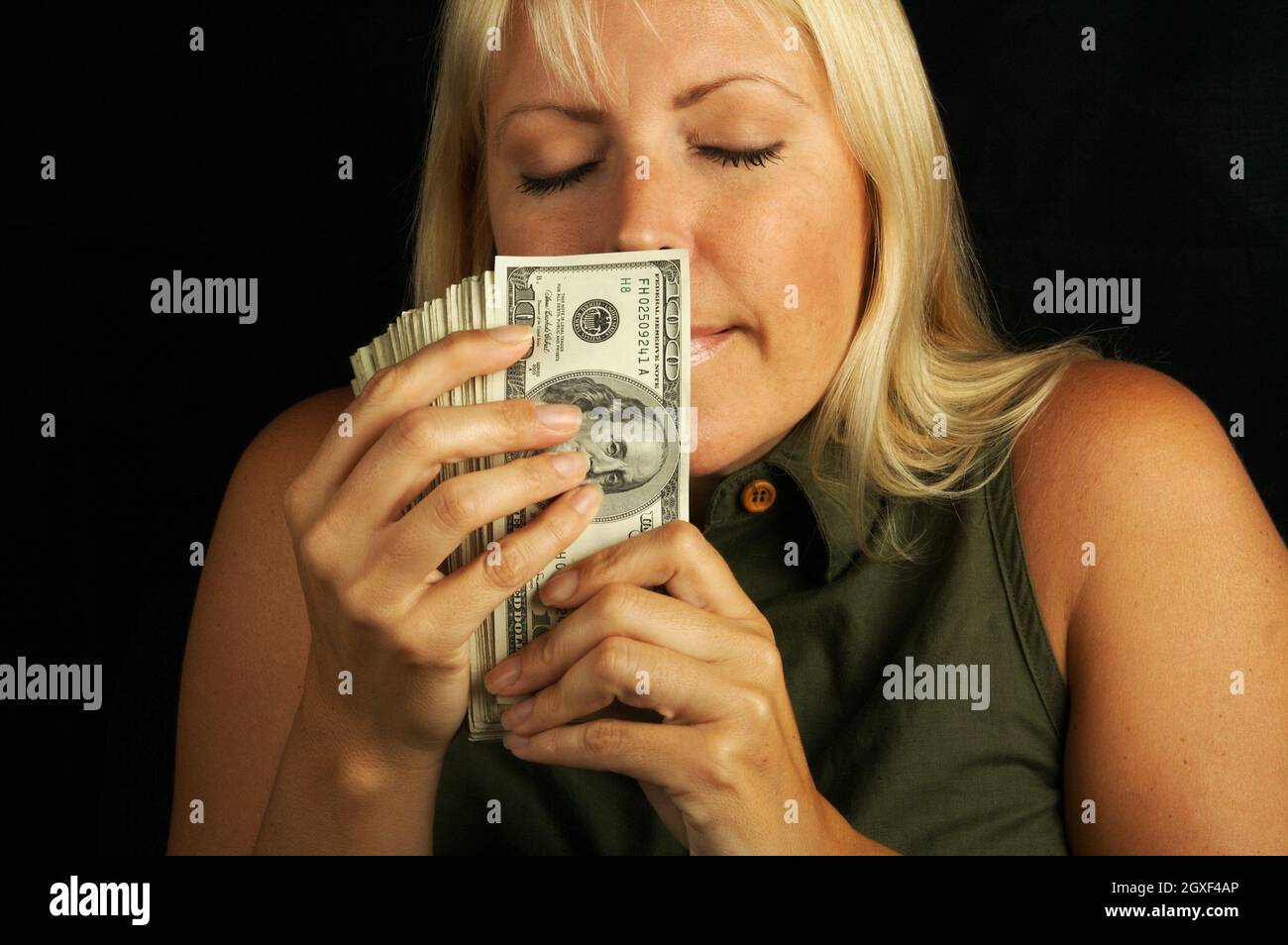 аромат денег. запах денег. денежные духи. какой запах денег. какой запах денег.