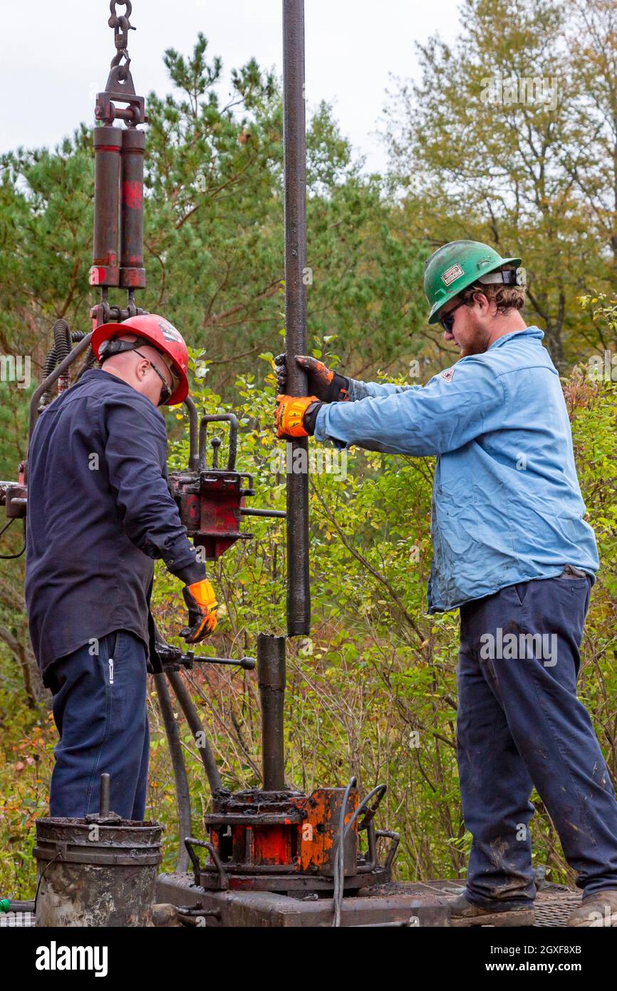 Bradford, Pennsylvania - Workers for the nonprofit Well Done Foundation plug an abandoned oil well that was leaking methane. The well was drilled in t Stock Photo