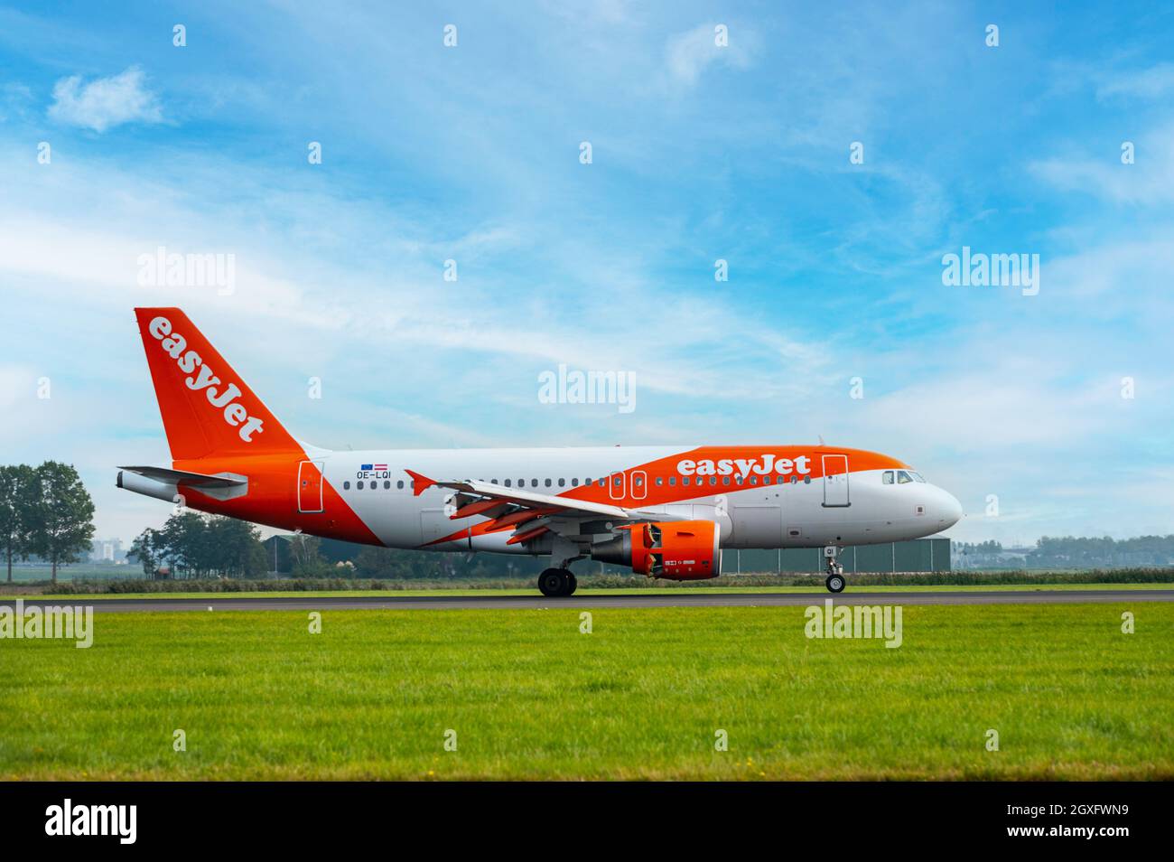 Easyjet Airbus A319 on the runway Stock Photo
