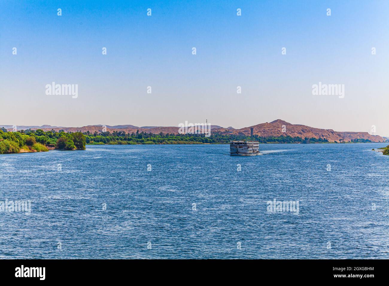 River Nile in Egypt. Life on the River Nile Stock Photo - Alamy