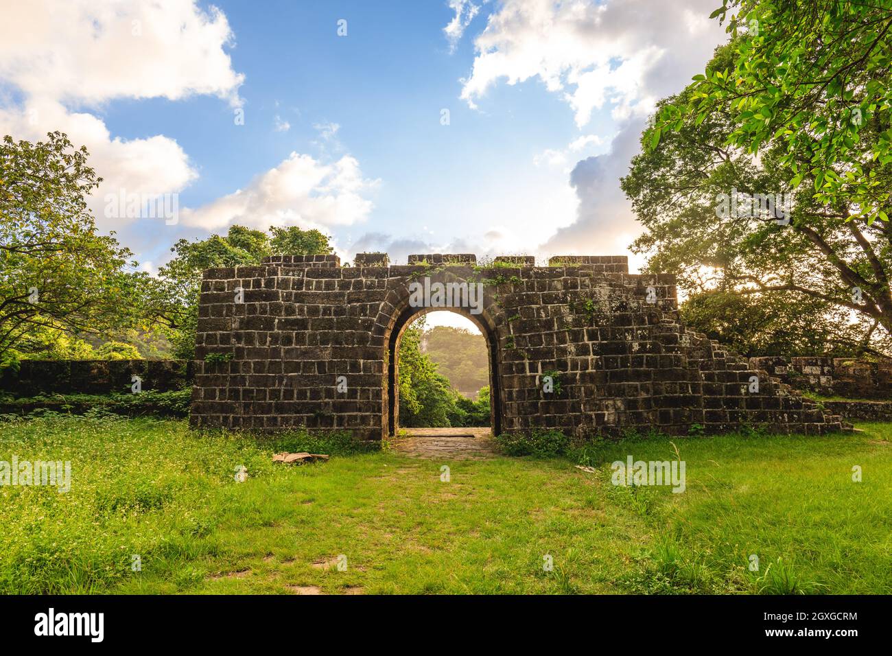 Main gate city park hi-res stock photography and images - Alamy