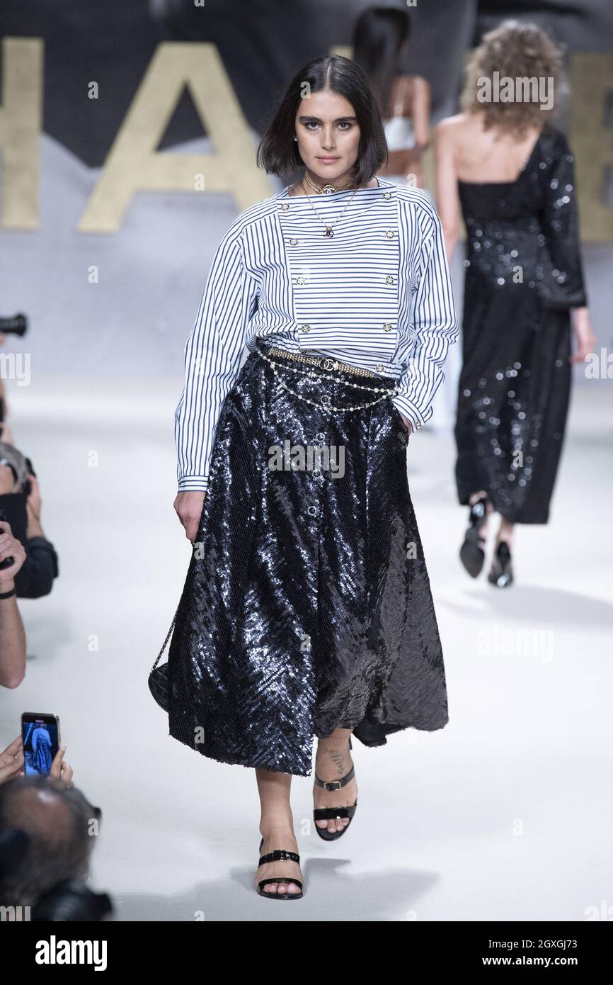 Jill Kortleve walks the runway during the Chanel show as part of Paris  Fashion Week Womenswear Spring/Summer 2022 in Paris, France on October 05,  2021. Photo by Aurore Marechal/ABACAPRESS.COM Credit: Abaca Press/Alamy