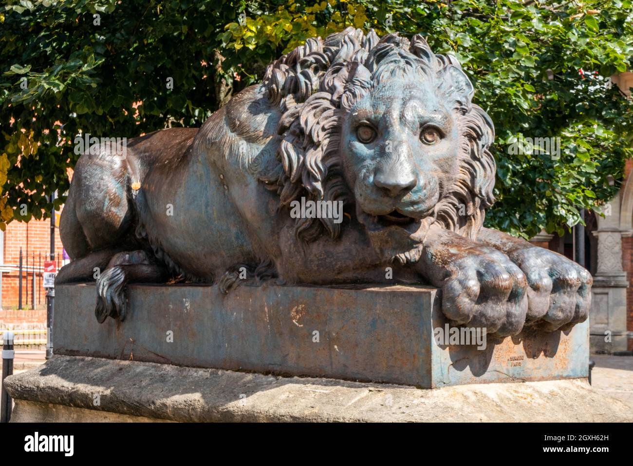 Lion statue, Aylesbury, Buckinghamshire, England, UK Stock Photo