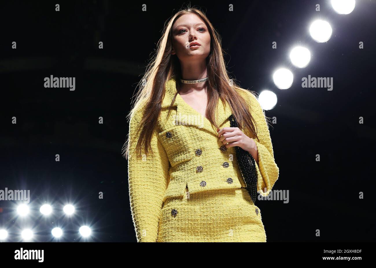 Paris, France. 5th Oct, 2021. A model presents creations from the Spring/Summer  2022 Ready to Wear collection for Chanel during the Paris Fashion Week, in  Paris, France, Oct. 5, 2021. Credit: Gao