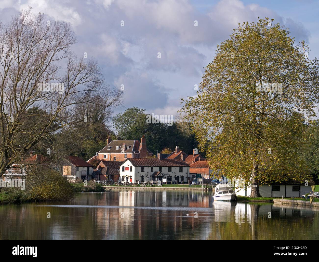 The Norfolk Broads Picturesque Village of Coltishall on The River Bure in Autumn, Coltishall, Norfolk, England, UK Stock Photo