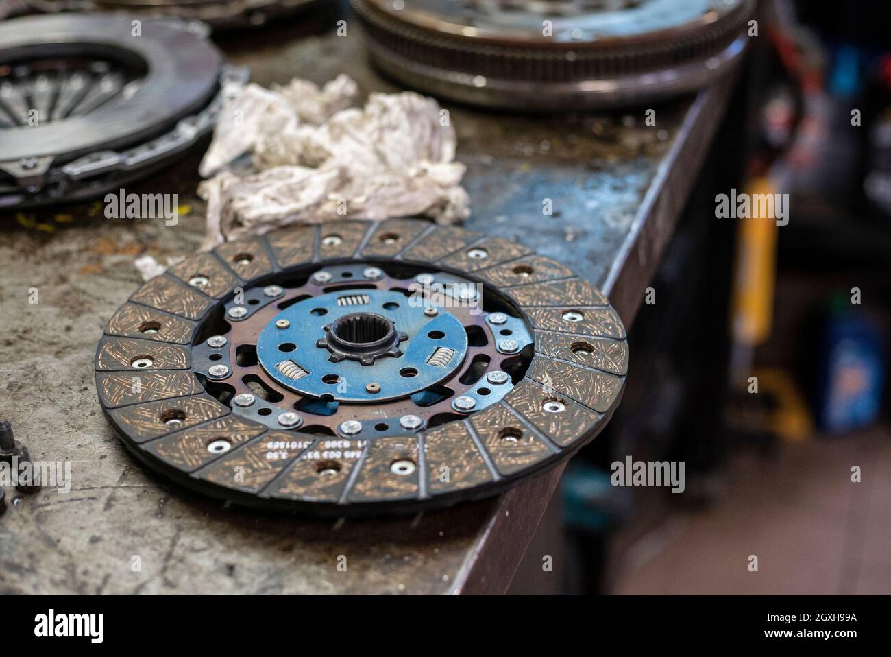 Detail of Car clutch assembly in a car reparation engine