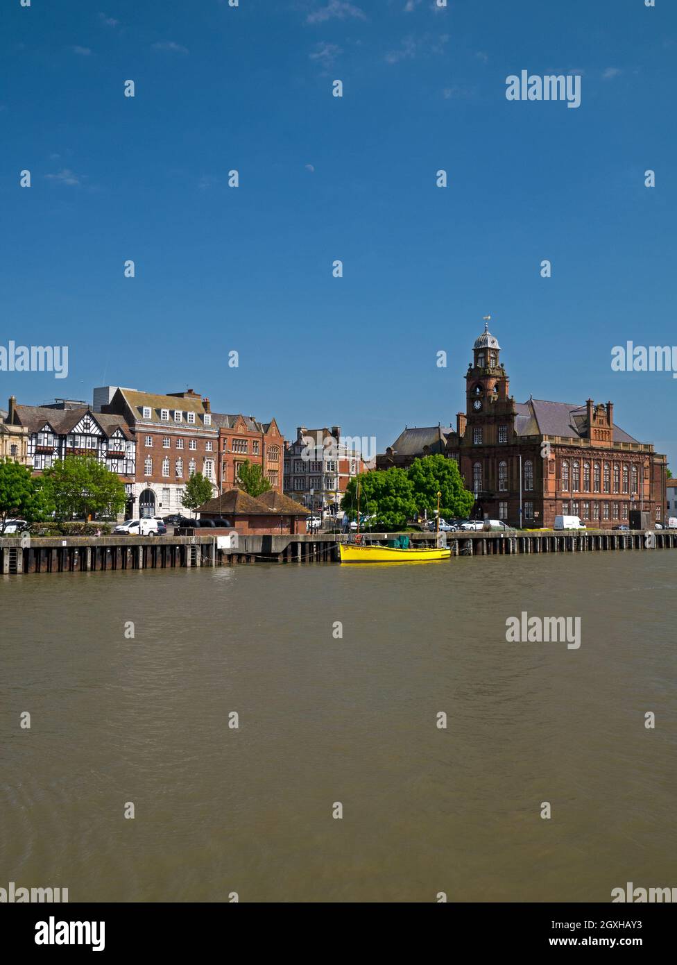 Great Yarmouth's  South Quay and Town Hall viewed across The River Yare, Gt Yarmouth, Norfolk, England, UK Stock Photo