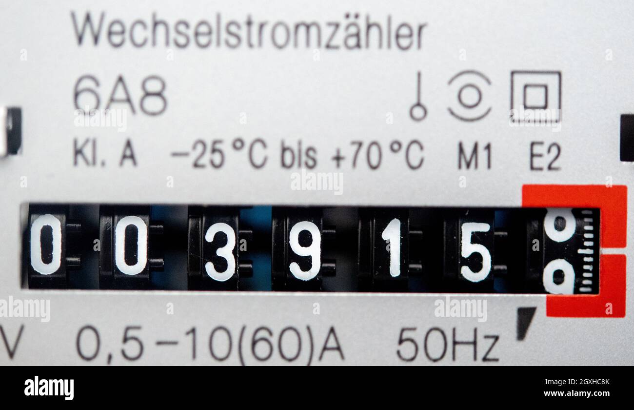 Hanover, Germany. 04th Oct, 2021. An AC meter displays the current meter reading in kilowatt hours in a household. Credit: Hauke-Christian Dittrich/dpa/Alamy Live News Stock Photo