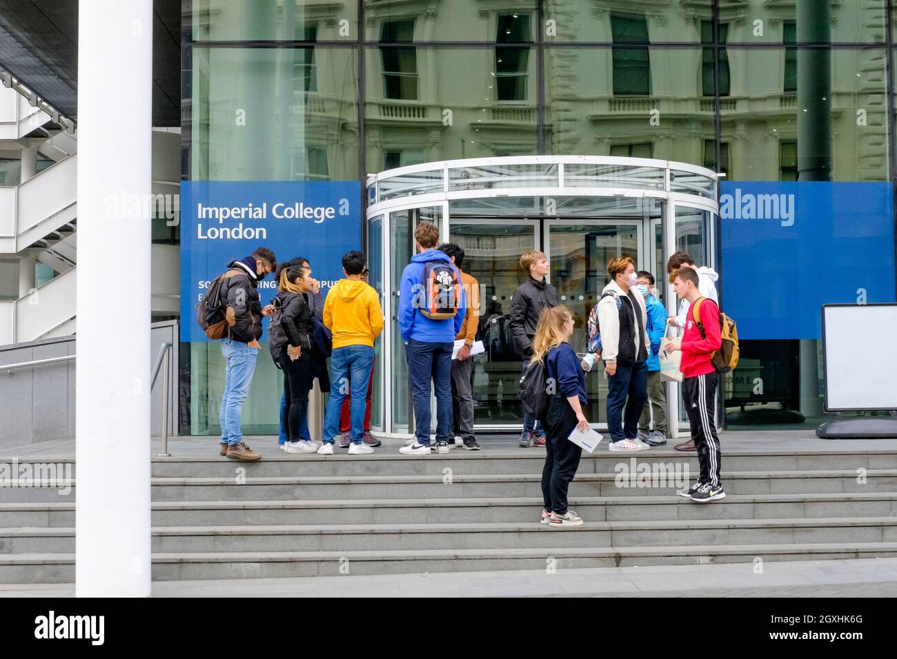 Students outside entrance to Imperial College London, Exhibition Road, London, UK Stock Photo