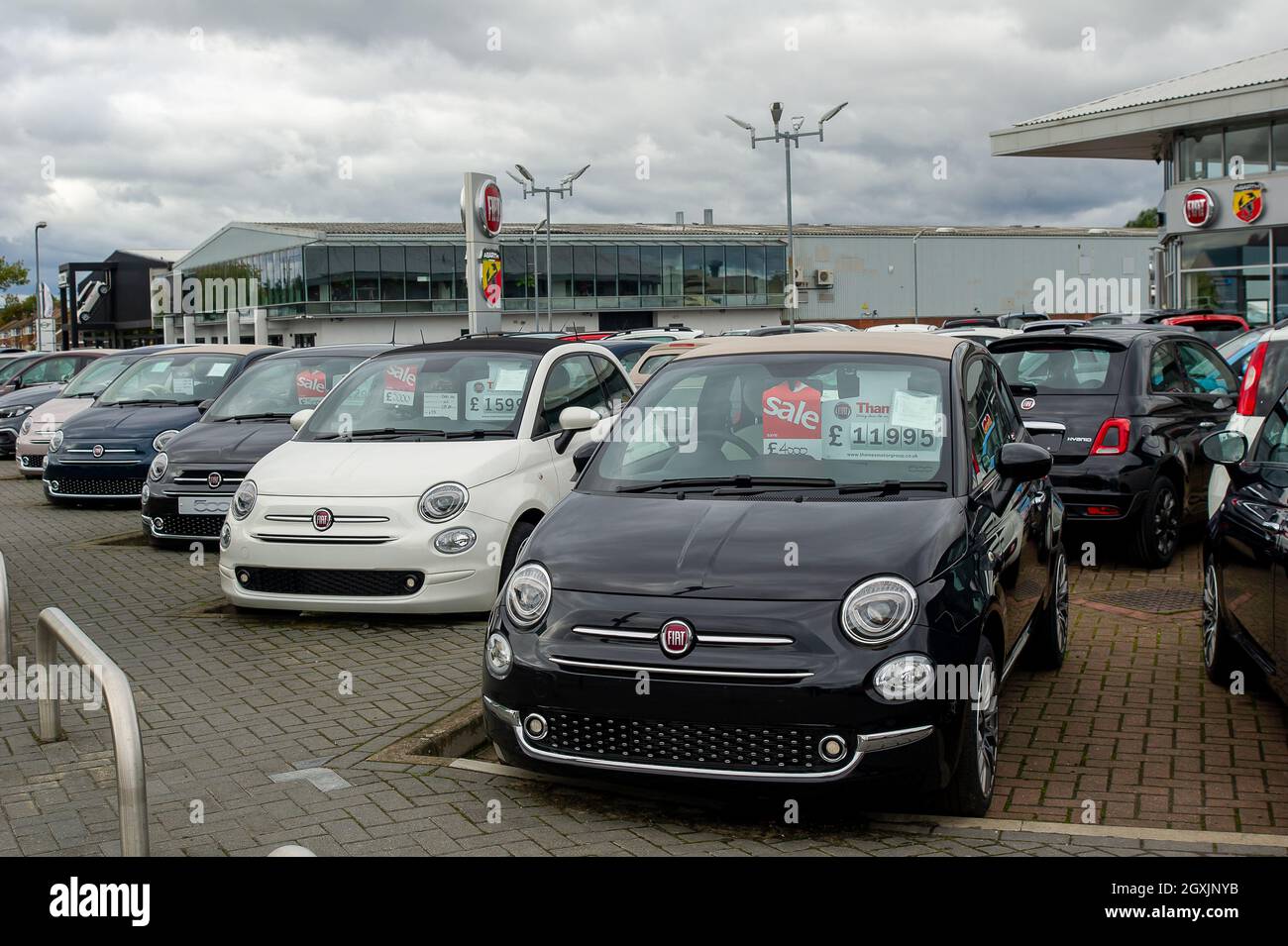 Car sales uk truck hires stock photography and images Alamy