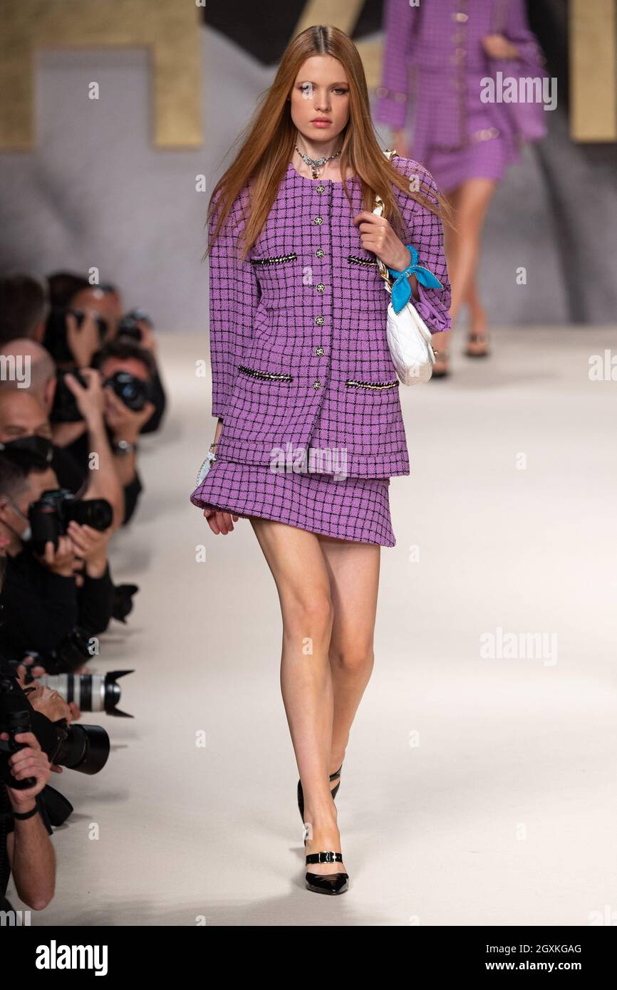 https://c8.alamy.com/comp/2GXKGAG/paris-france-october-5-2021-model-on-the-runway-at-the-chanel-fashion-show-during-springsummer-2022-collections-fashion-show-at-paris-fashion-week-in-paris-france-on-october-5-2021-photo-by-jonas-gustavssonsipa-usa-2GXKGAG.jpg