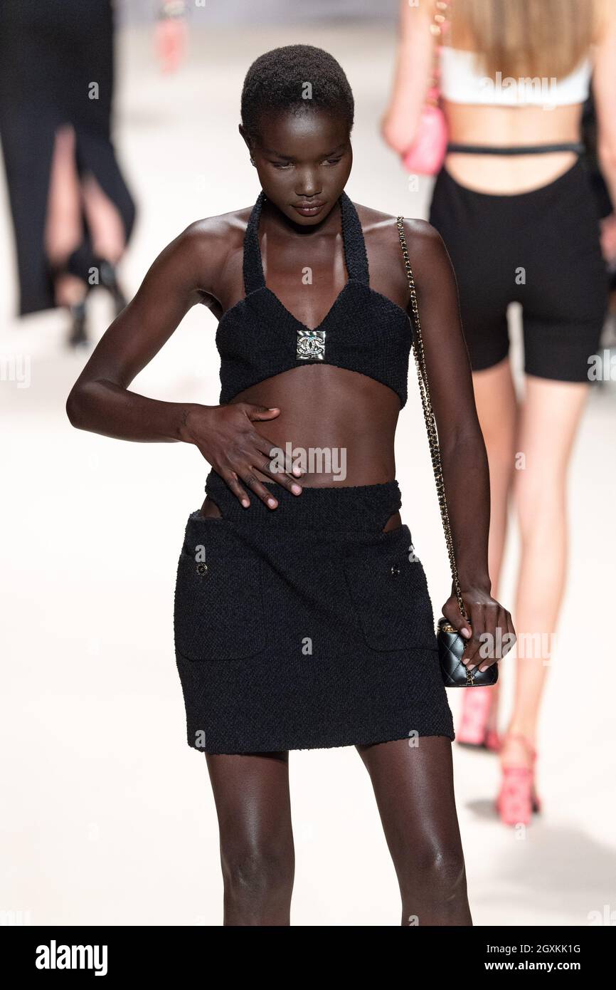 Model on the runway at the Chanel fashion show during Spring/Summer 2022  Collections Fashion Show at Paris Fashion Week in Paris, France on October  5, 2021. (Photo by Jonas Gustavsson/Sipa USA Stock