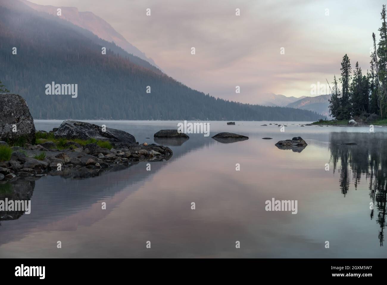 Lake Wenatchee Early Morning Sunrise Stock Photo Alamy