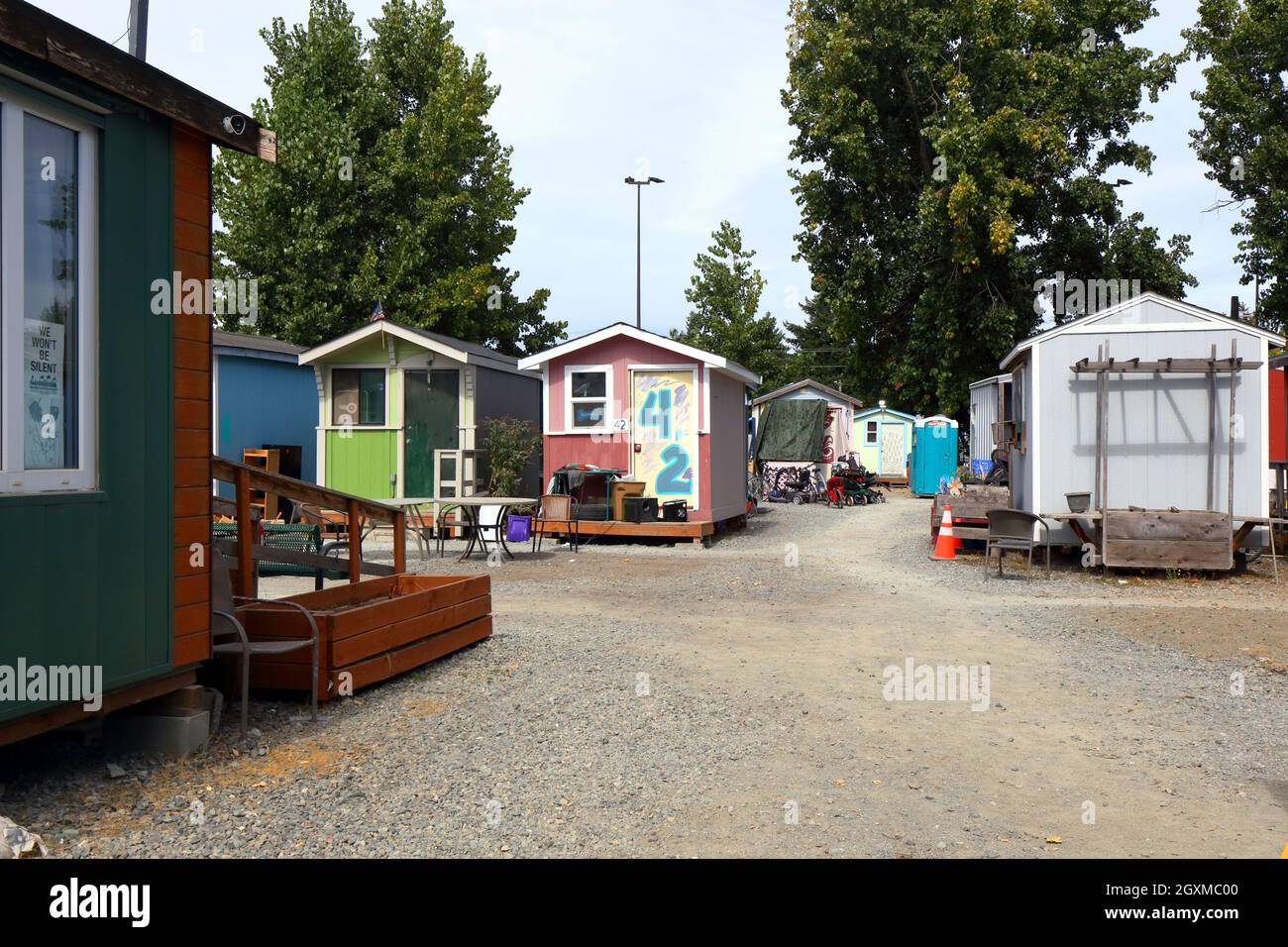 A tiny house village in Seattle. Tiny house programs in Seattle and around the country are designed as .... [see additional info for full caption] Stock Photo