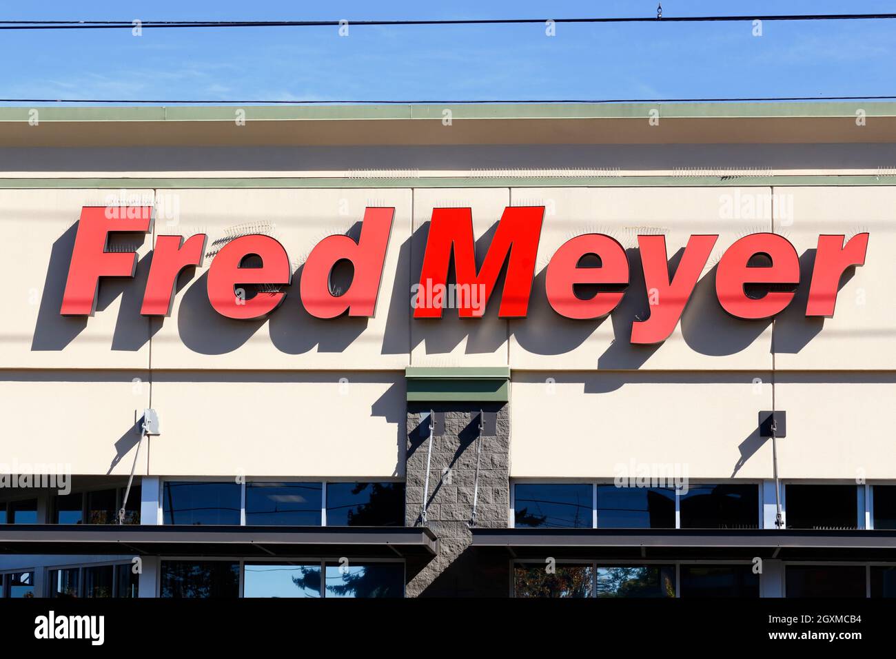 Fred Meyer signage on a wall of a supermarket in Portland, Oregon. Stock Photo