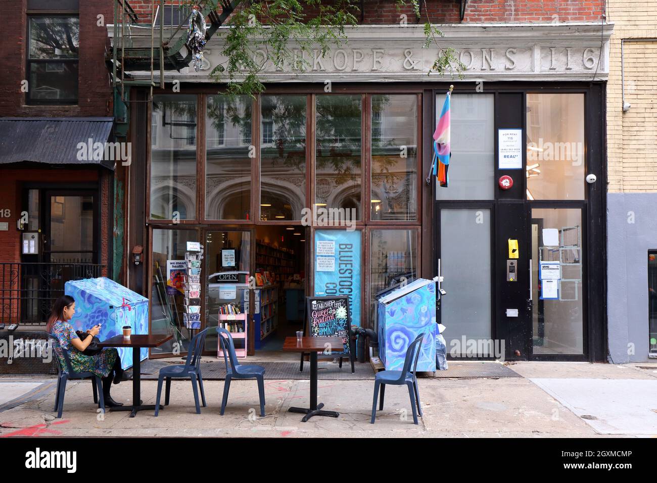 Bluestockings Cooperative, 116 Suffolk St, New York, NYC storefront of a worker-owned feminist bookstore and community space in the Lower East Side Stock Photo