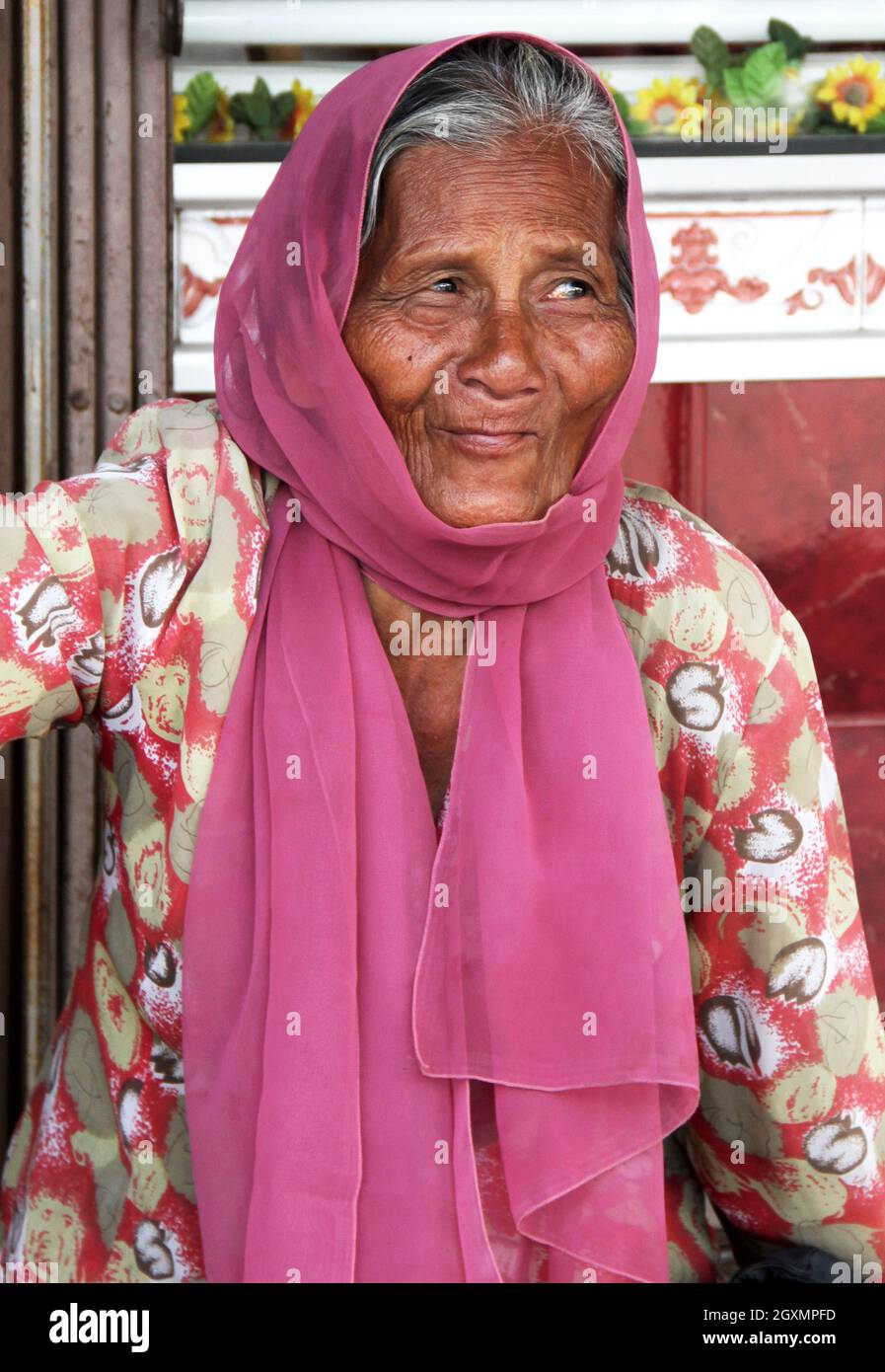 old lady hijab
