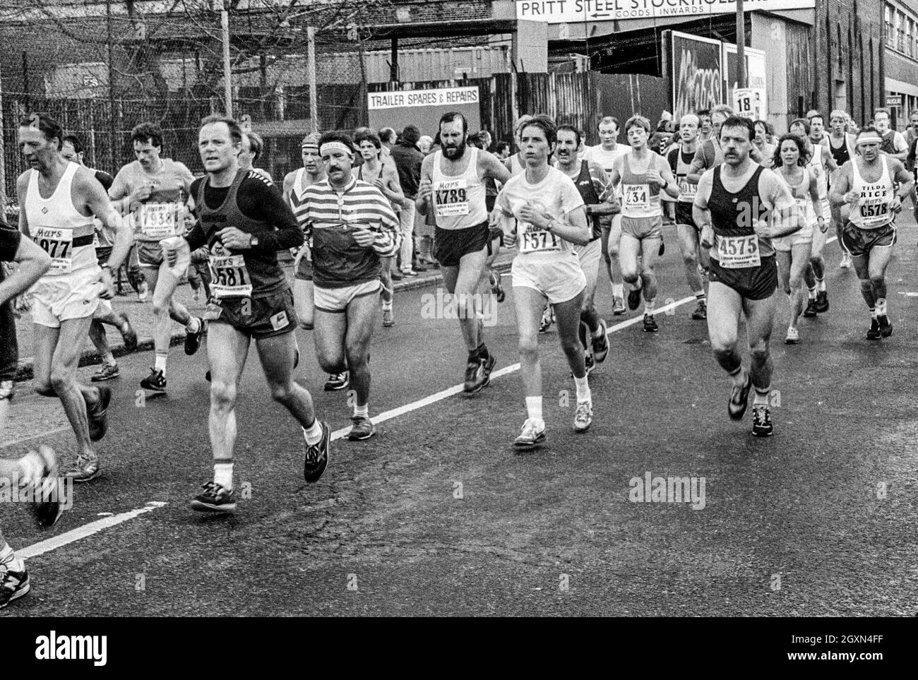 Runners in the 1986 London Marathon Stock Photo Alamy