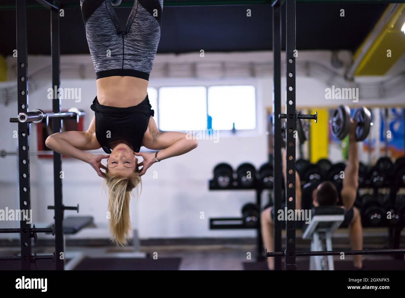 Hanging crunches online upside down