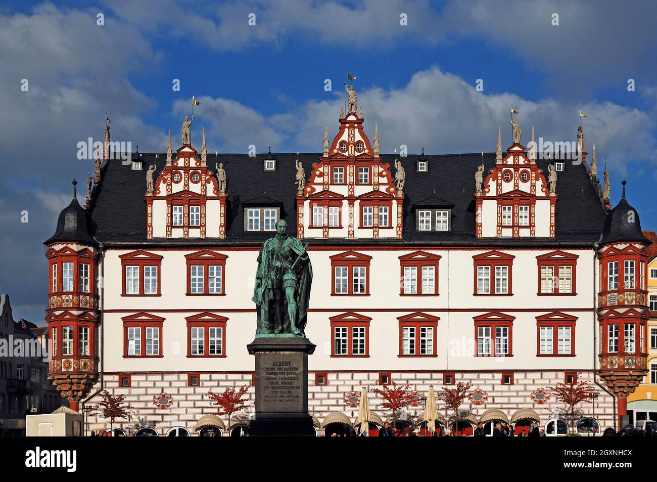 Renaissance Town House, Prince Albert Monument in front, Am Markt, Coburg, Upper Franconia, Germany Stock Photo