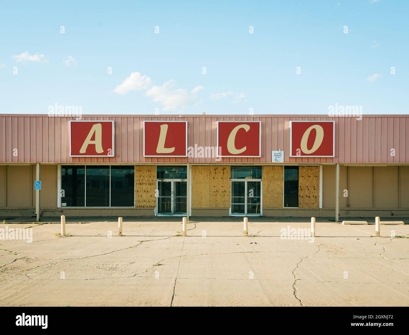 Abandoned Alco store, on Route 66 in Tucumcari, New Mexico Stock Photo