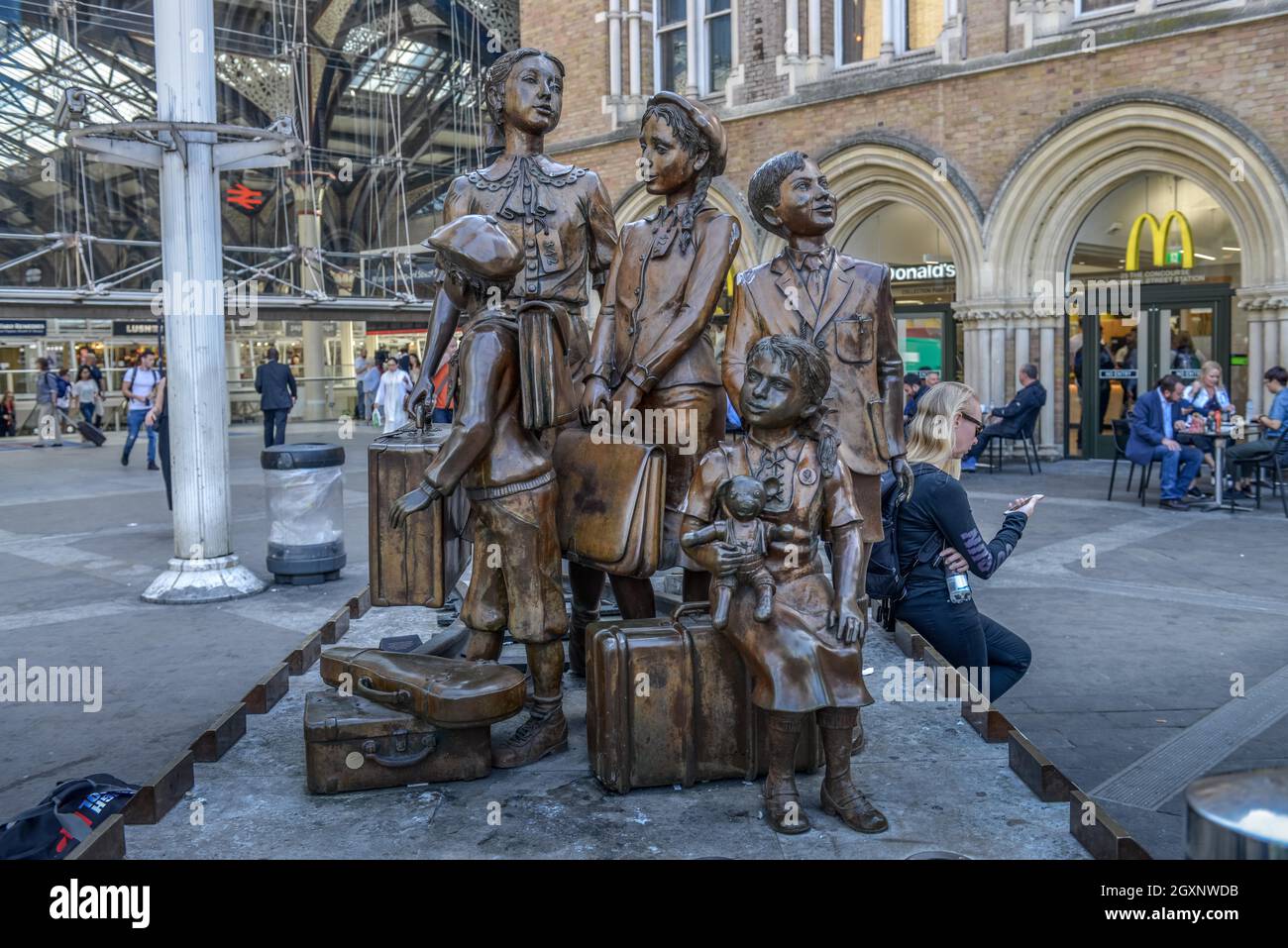 Monument, Children's Transport, The Arrival, Forecourt, Liverpool