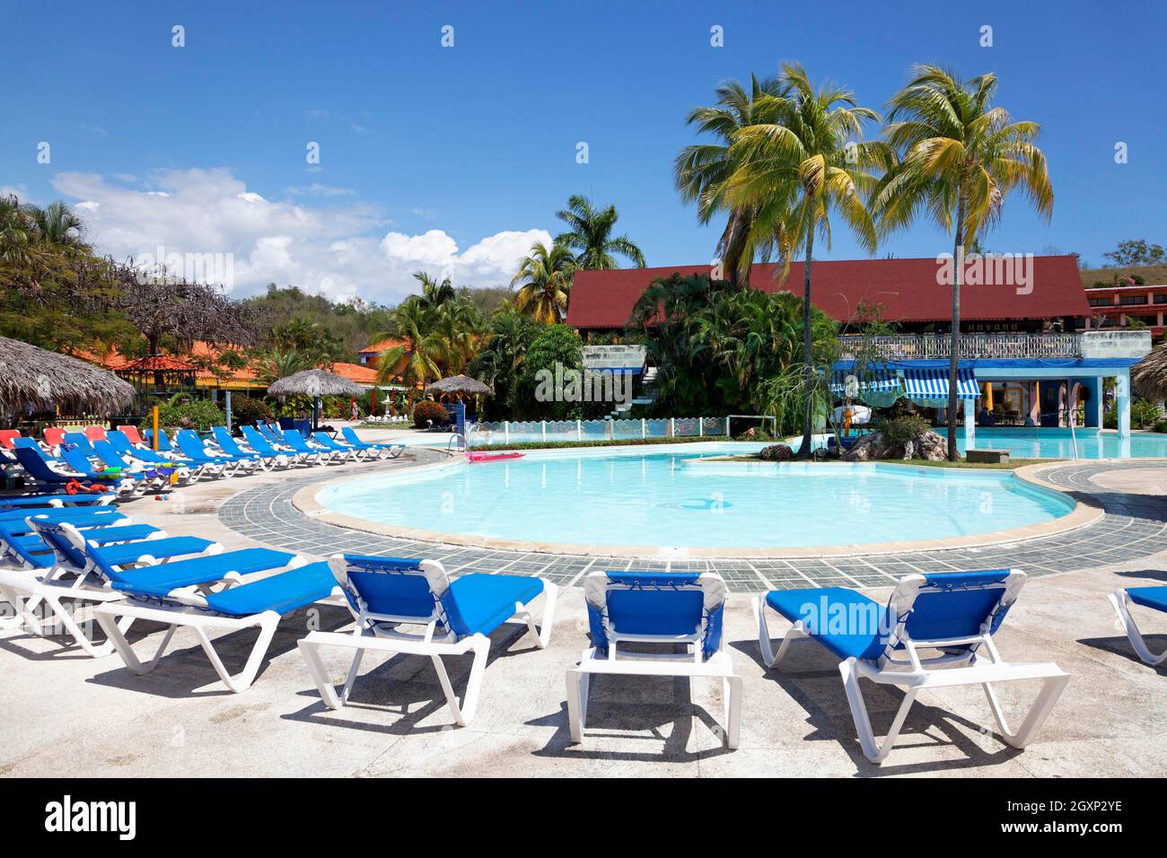 Sunbeds, Pool, Hotel Sierra Mar-Galeones, Coconut palm (Cocos nicifera), Brisas Hoteles, Hotels, Santiago de Cuba, Province of Santiago de Cuba Stock Photo