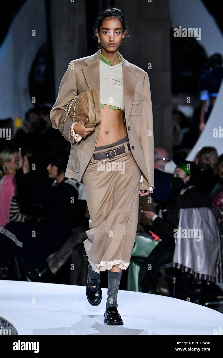 Paris Fashion Week: Miu Miu Draws the Biggest Stars – The Hollywood Reporter