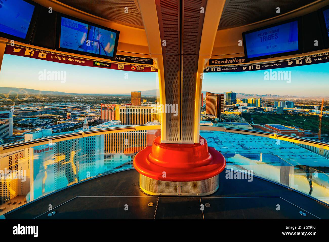 Las Vegas, Nevada, USA - October 1, 2021 The High Roller observation wheel,  giant ferries wheel on the Las Vegas Strip. View from pod window Stock  Photo - Alamy