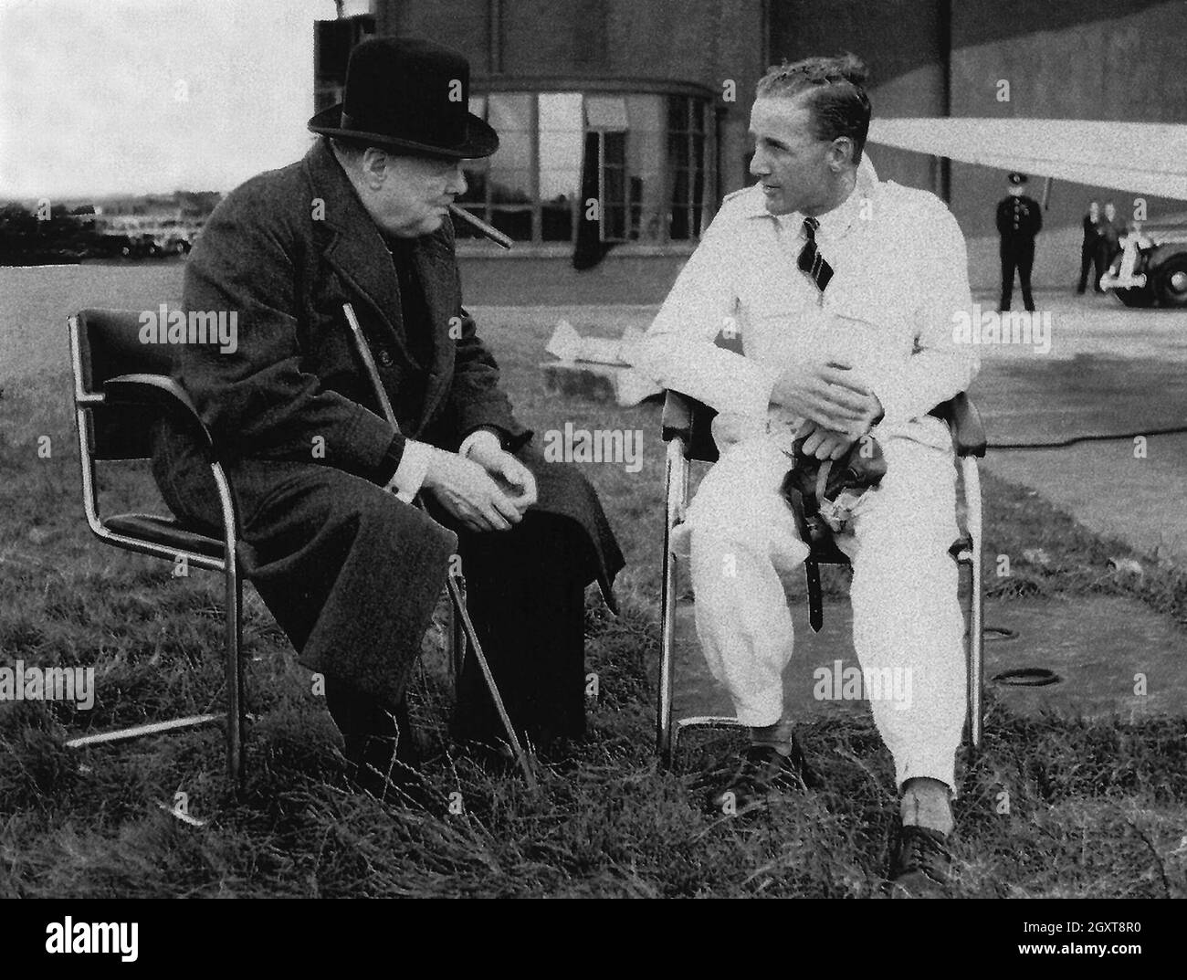 Churchill meets Alex Henshaw, former Chief Test Pilot of Spitfires at Castle Bromwich Stock Photo