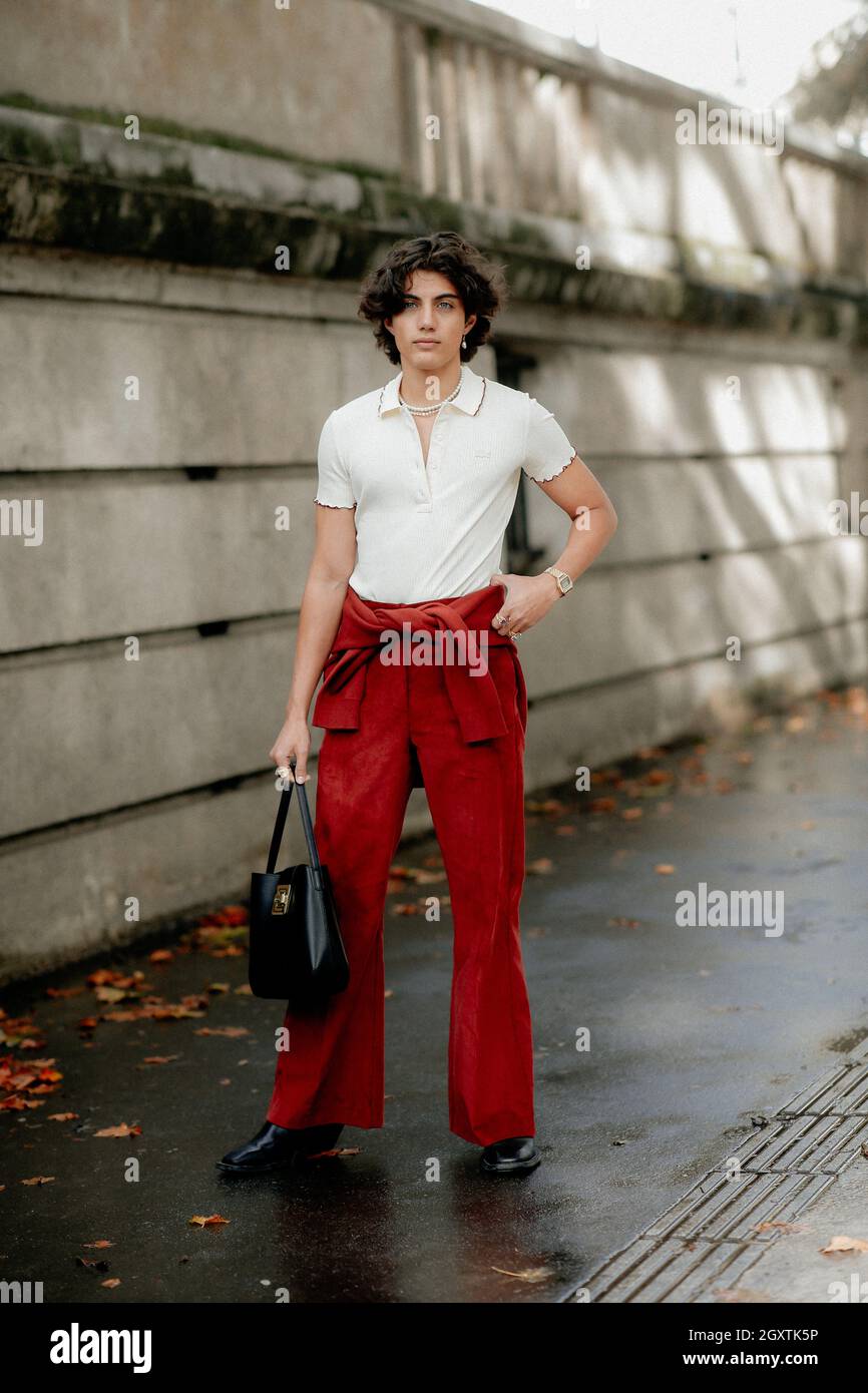 Paris, France, on October 5, 2021, Street style, Nic Kaufmann arriving at  Lacoste Spring Summer 2022 show, held at Palais de Tokyo, Paris, France, on  October 5, 2021. Photo by Marie-Paola Bertrand-Hillion/ABACAPRESS.COM