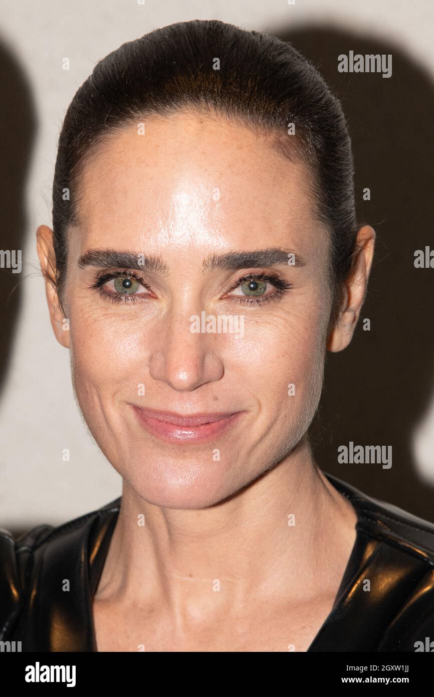 Paris, France. October 05, 2021, Jennifer Connelly arrives at the Louis  Vuitton Womenswear Spring/Summer 2022