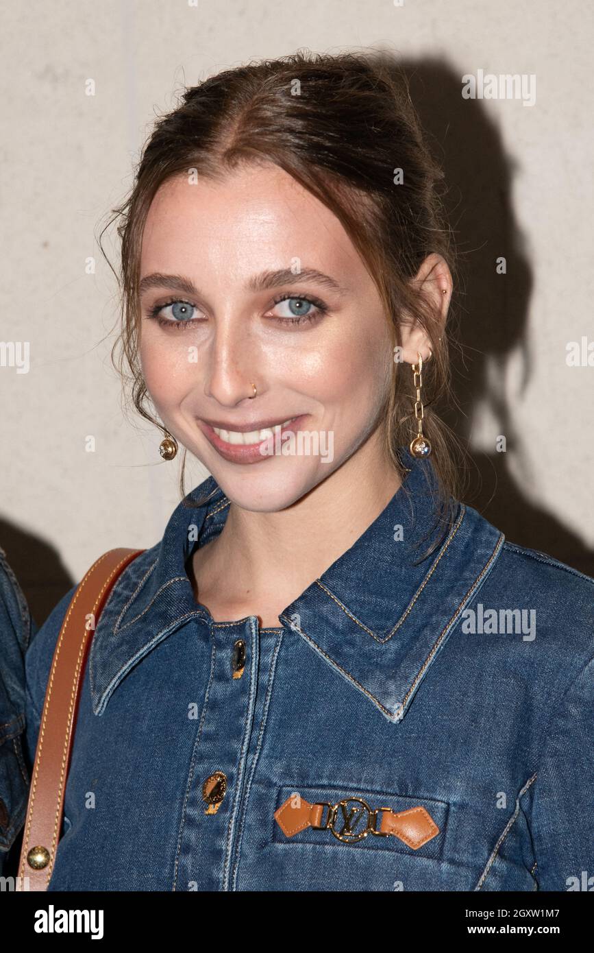 Emma Chamberlain attending the Louis Vuitton Womenswear Fall/Winter  2022/2023 show as part of Paris Fashion Week in Paris, France on March 07,  2022. Photo by Aurore Marechal/ABACAPRESS.COM Stock Photo - Alamy
