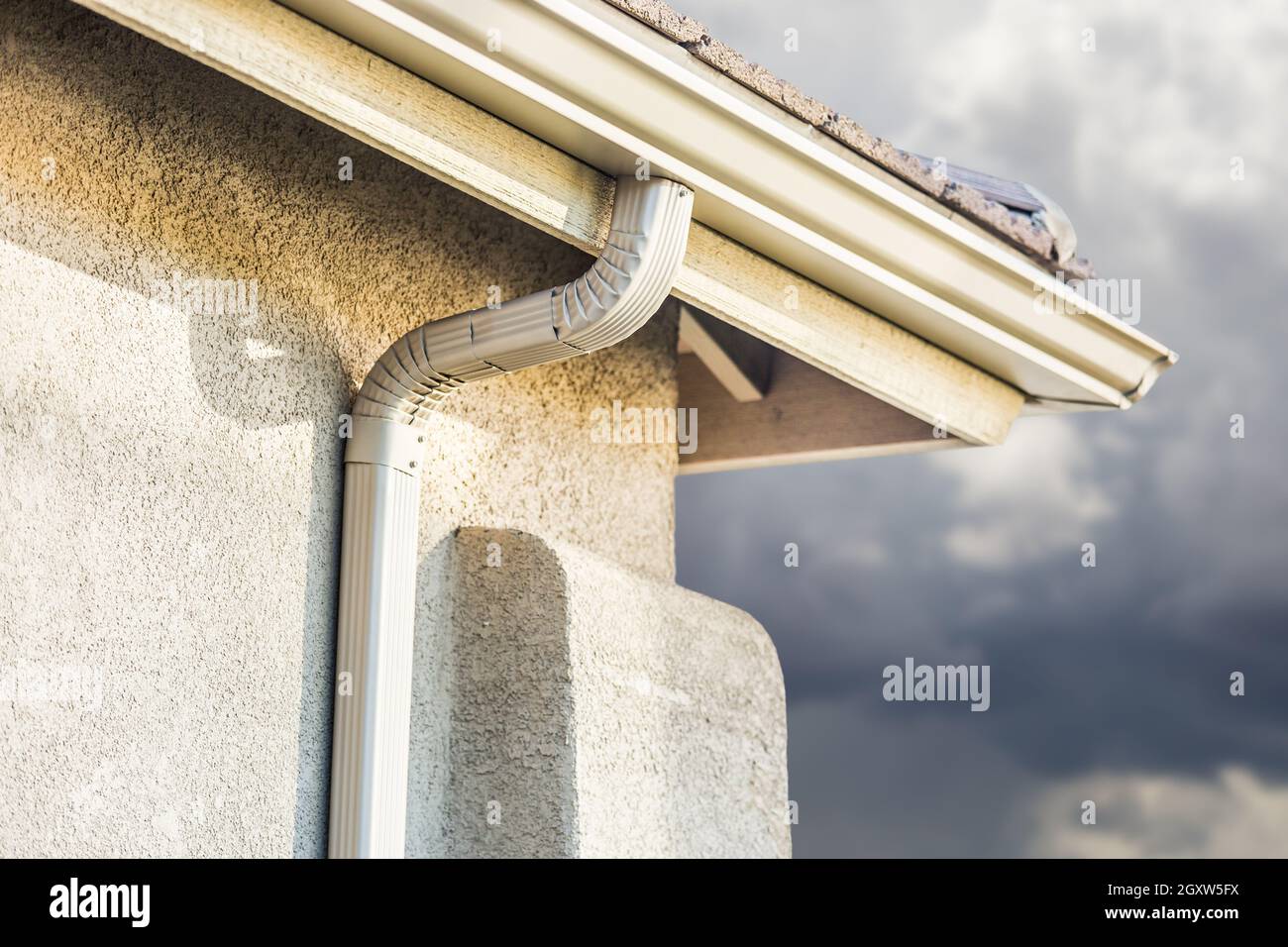 House with New Seamless Aluminum Rain Gutters Stock Photo Alamy
