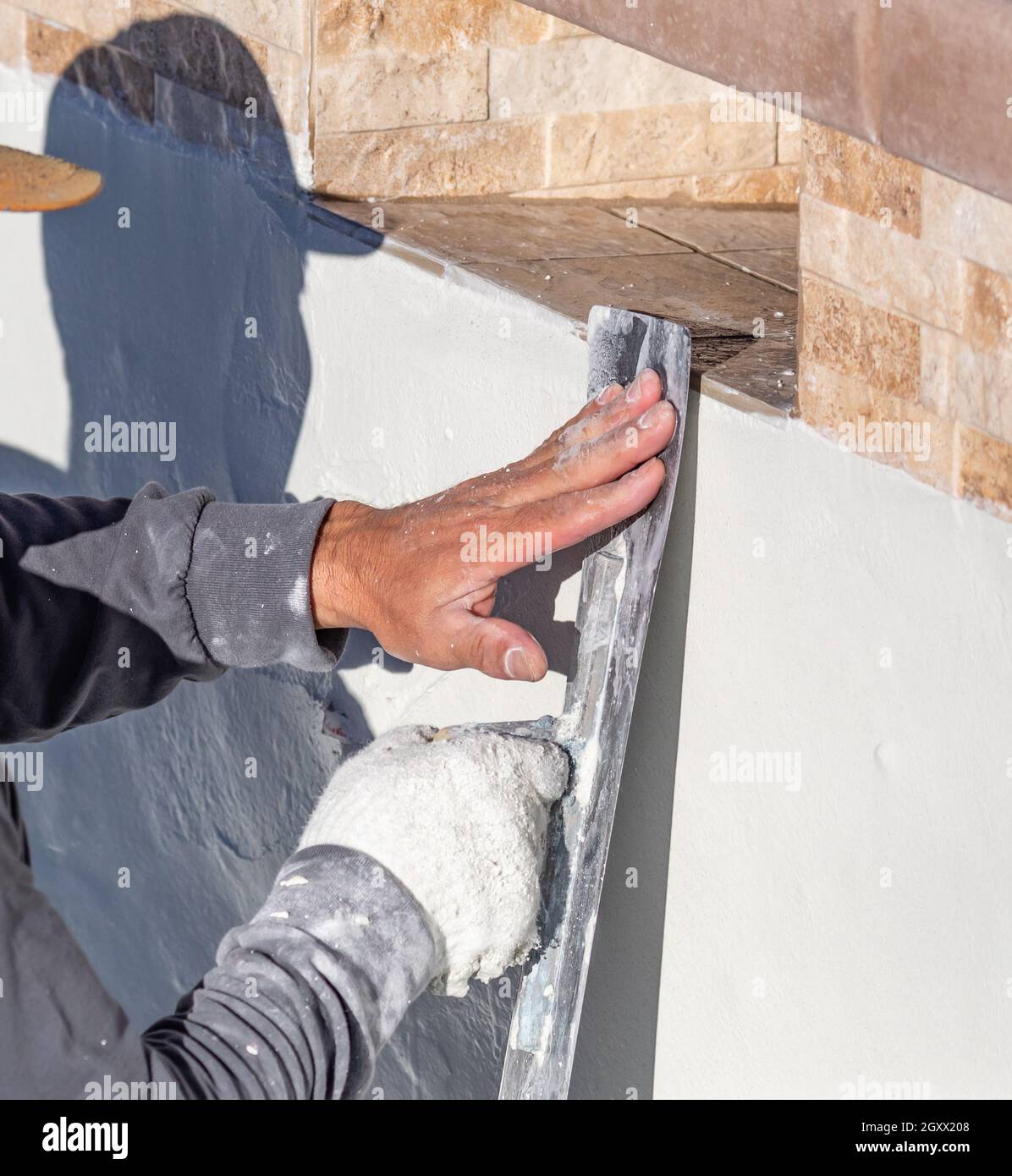 Pool with white plaster hires stock photography and images Alamy