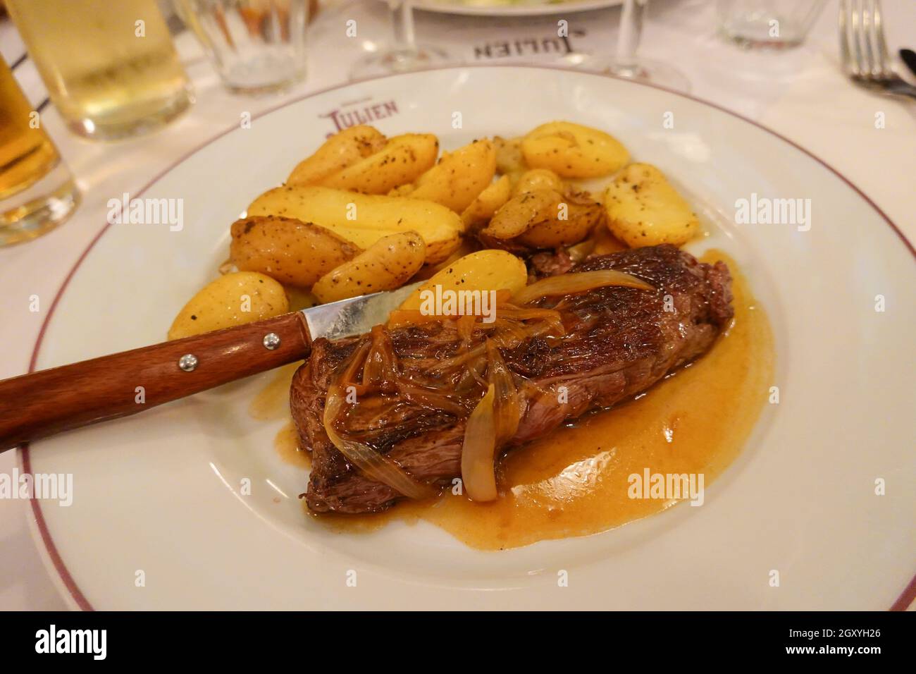 Paris, Restaurant Bouillon Julien Stock Photo Alamy