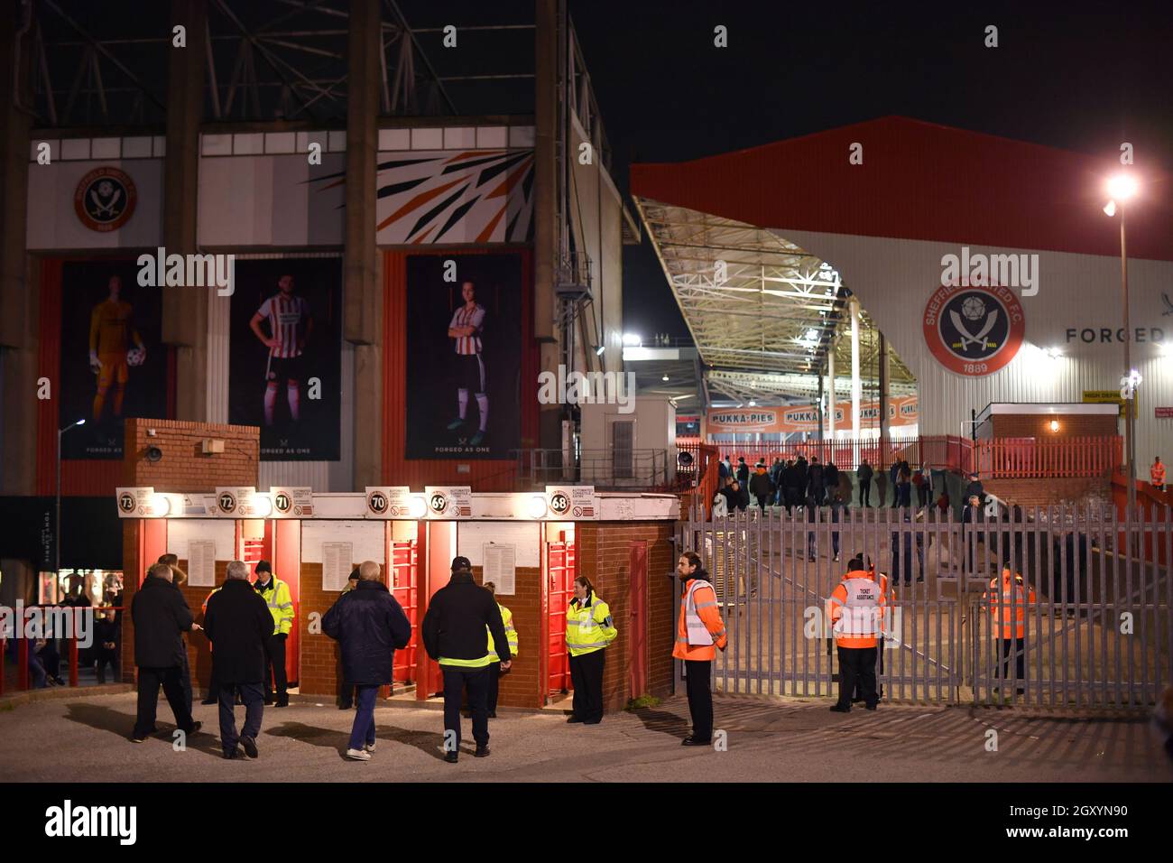 Fans arrive at Bramhall Lane Stock Photo Alamy