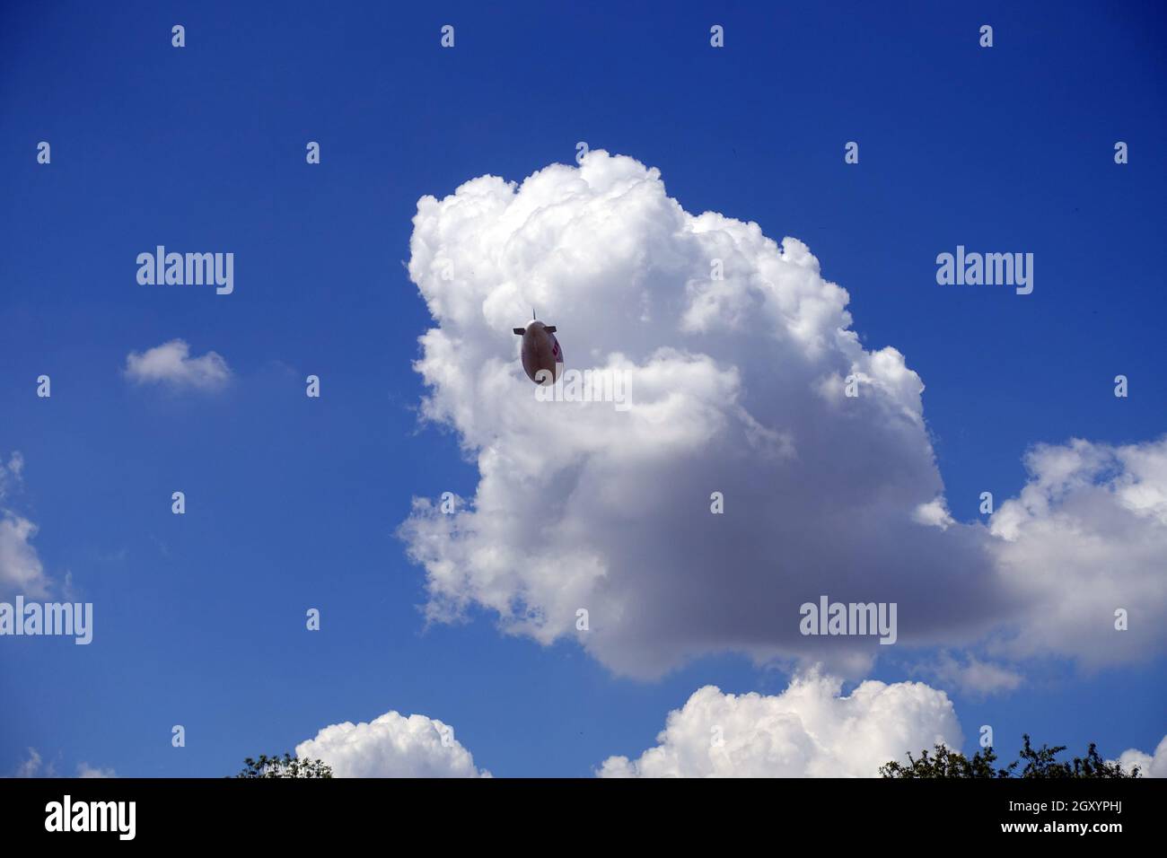 Cumulus-Wolken am blauen Himmel Stock Photo