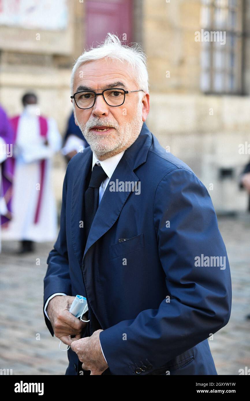 Paris, France. 06th Oct, 2021. Paris, France on October 6, 2021. Pascal  Praud during a tribute mass for French tycoon Bernard Tapie at Saint  Germain des Pres church in Paris, France on