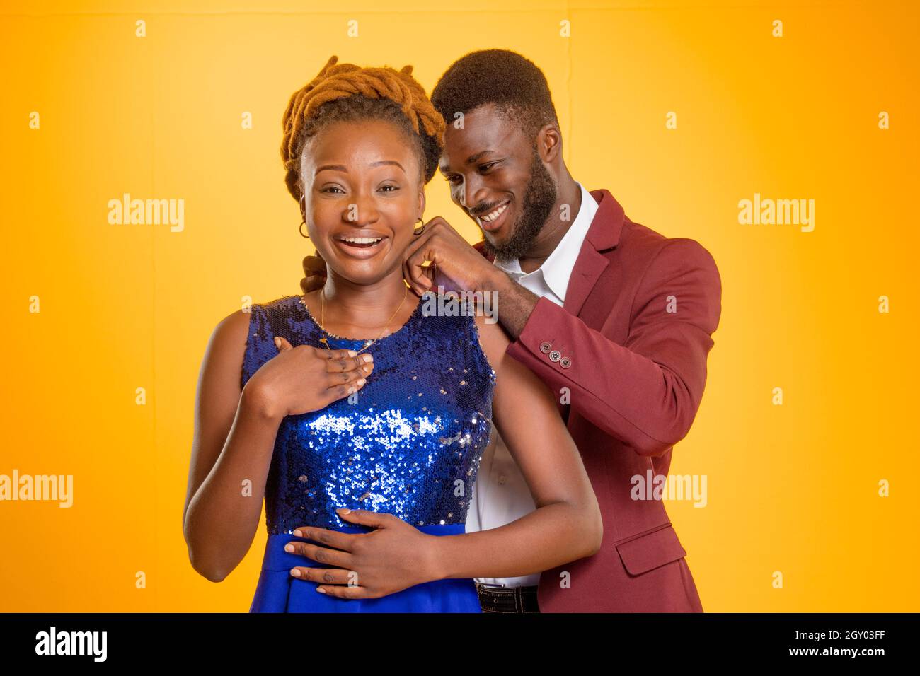 Belle femme africaine studio hi-res stock photography and images - Alamy