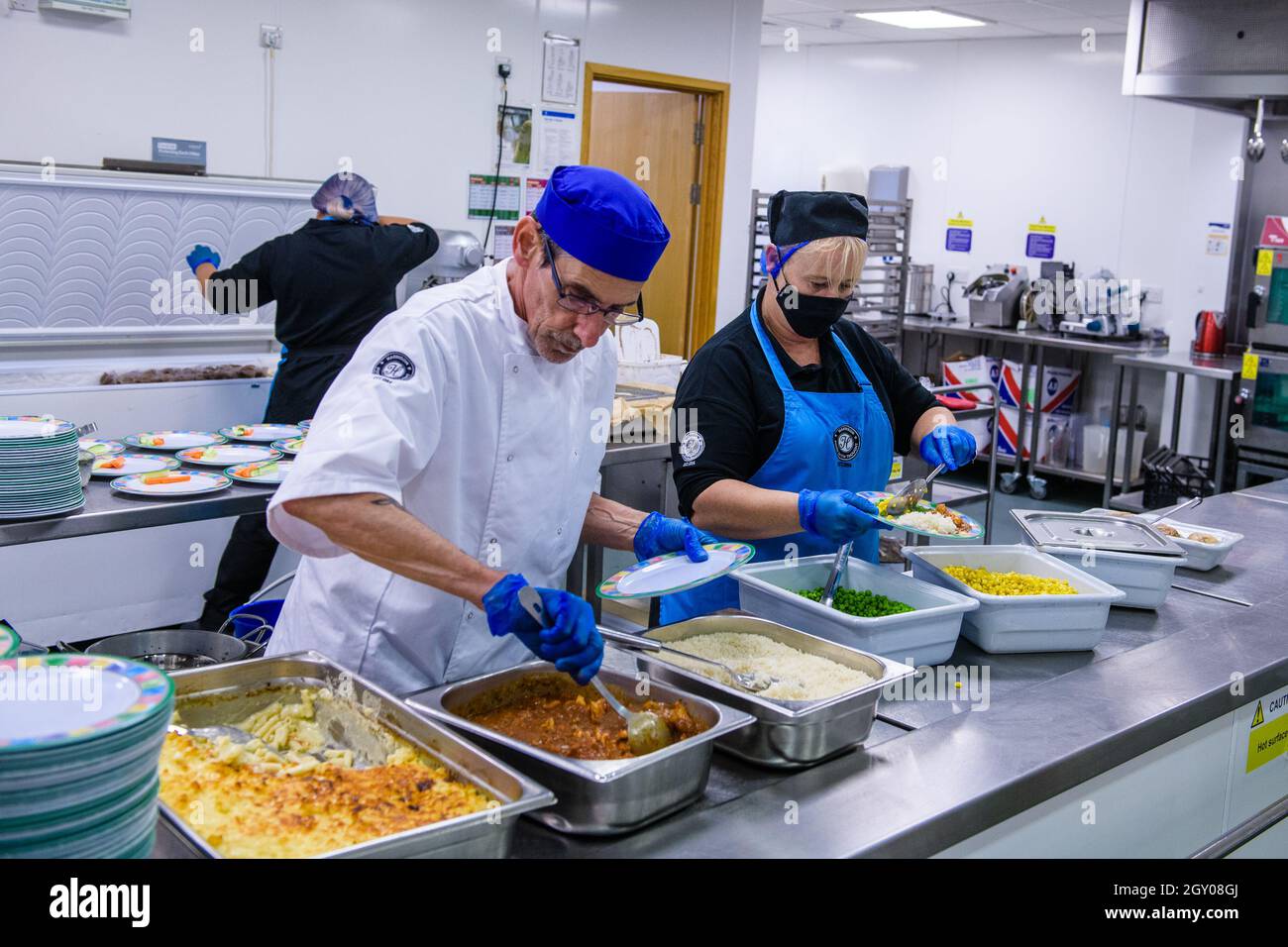 School Catering Workers Hi res Stock Photography And Images Alamy school-catering-workers-hi-res-stock-photography-and-images-alamy