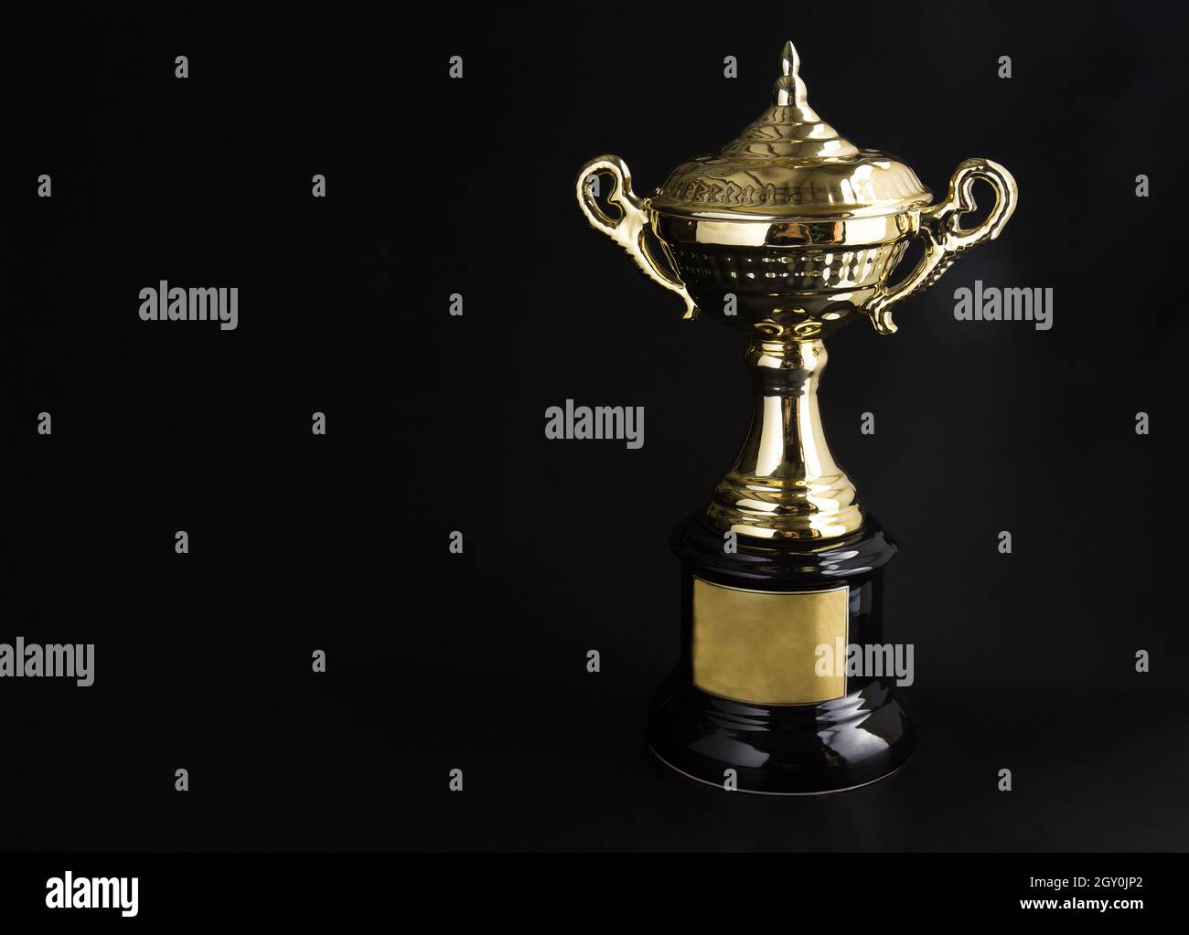 Premium PSD  3d rendering of gold trophy basketball sports championship  match perspective view