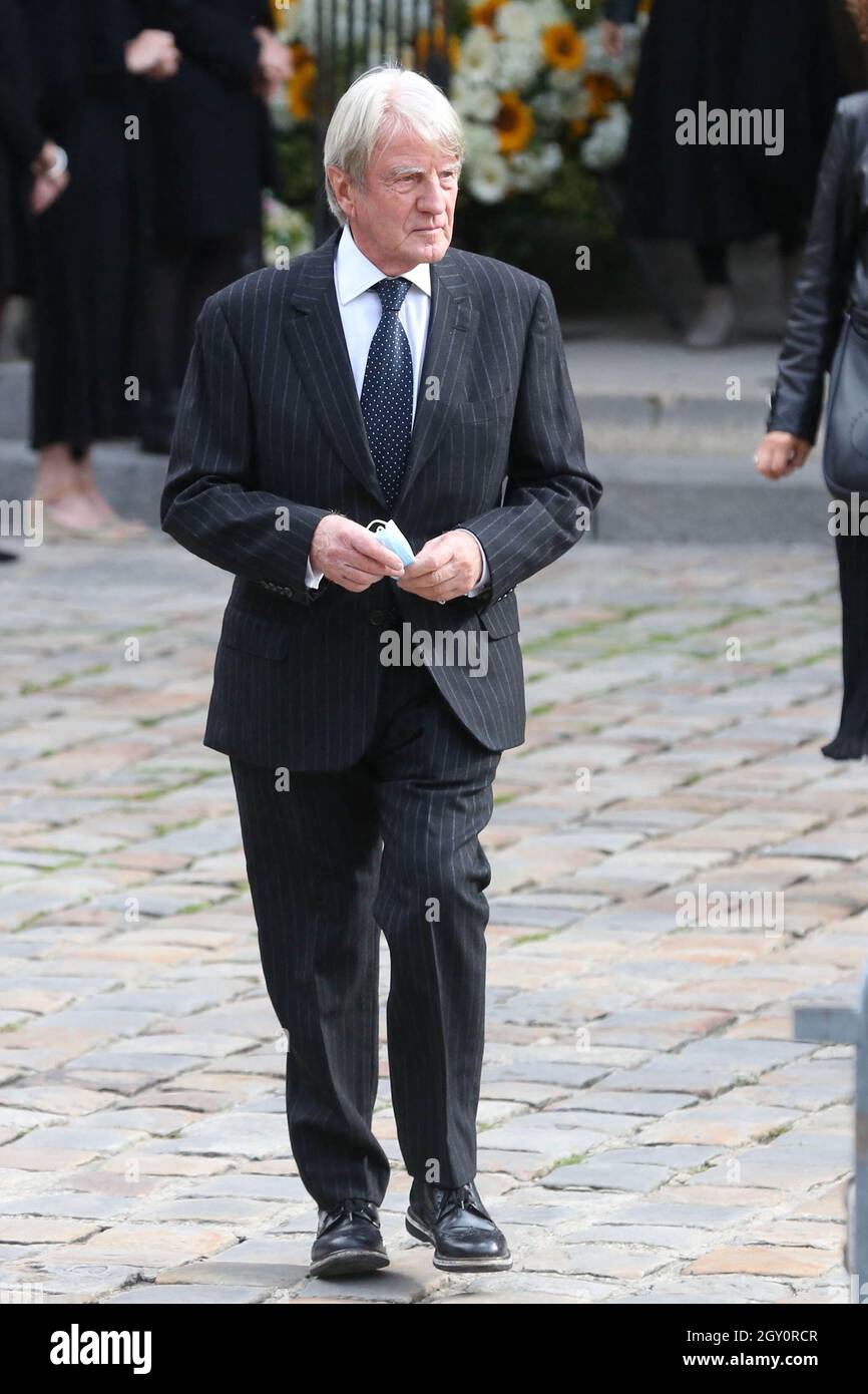 Bernard Kouchner during a tribute mass for French tycoon Bernard Tapie at  Saint Germain des Pres church in Paris, France on October 6, 2021. The  funeral will be held on October 8