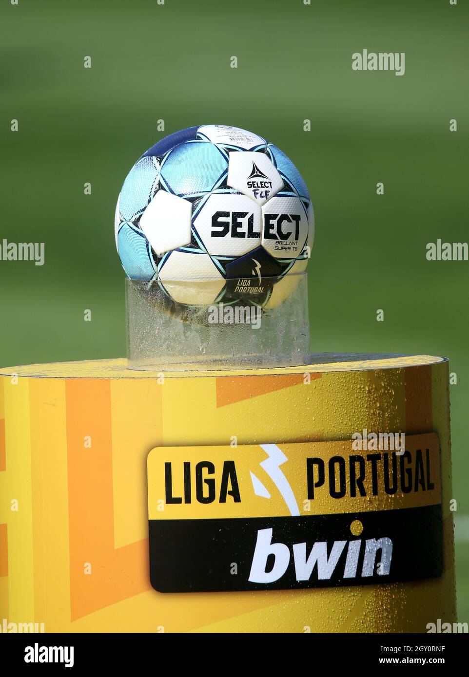 SELECT OFFICIAL LIGA NOS PORTUGAL MATCH BALL - Soccer Plus