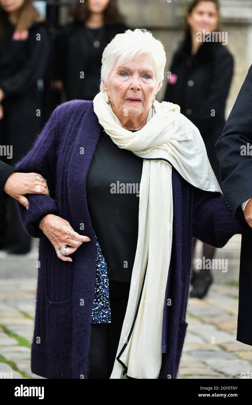Line Renaud during a tribute mass for French tycoon Bernard Tapie at Saint  Germain des Pres church in Paris, France on October 6, 2021. The funeral  will be held on October 8