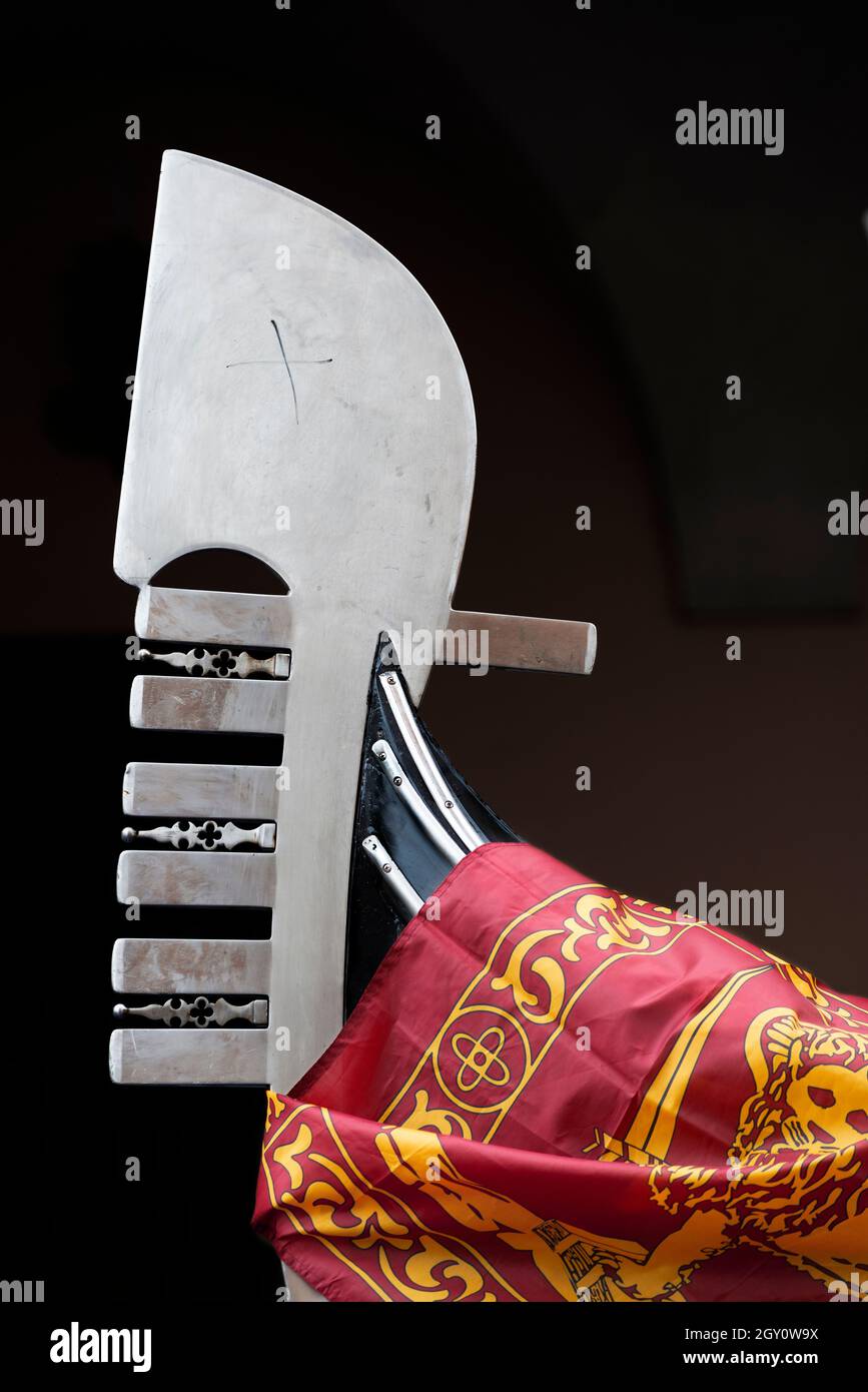 With gondola prow hi-res stock photography and images - Alamy