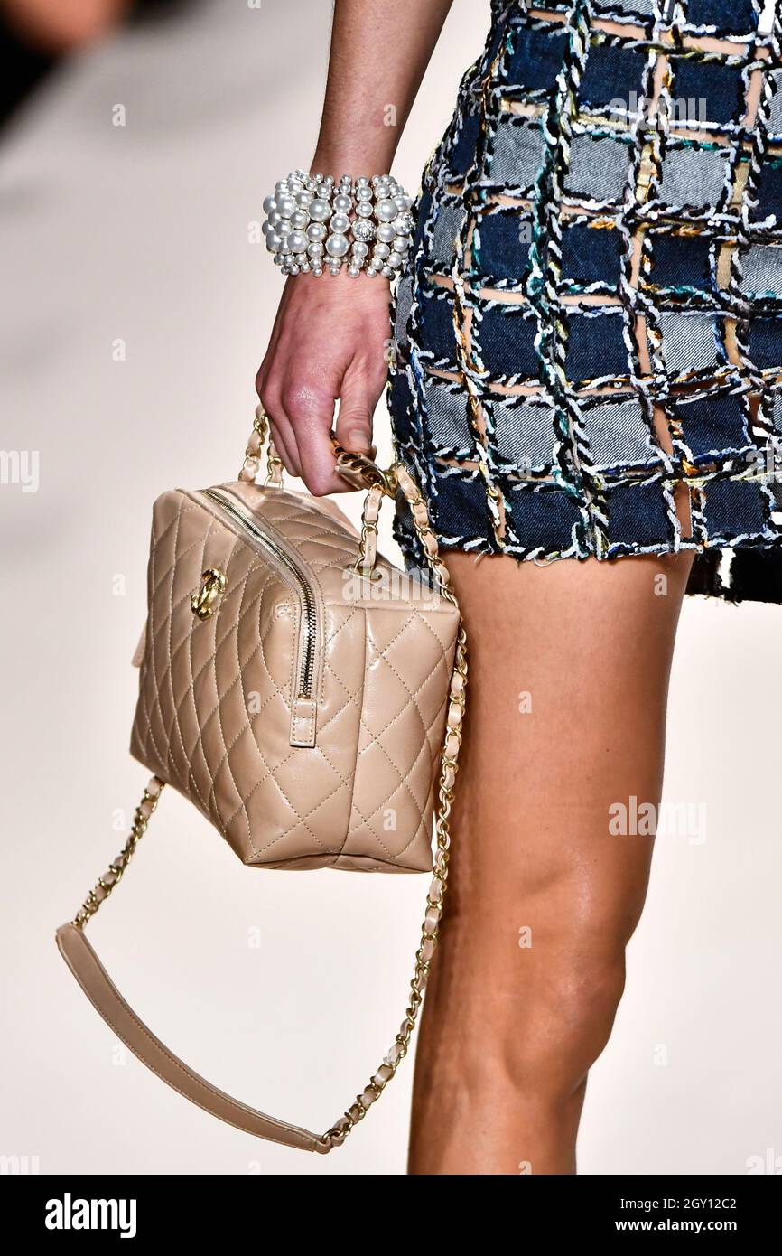 Paris, France. 05th Oct, 2021. Details, accessories, handbags and shoes on  the runway at the Chanel fashion show during Spring/Summer 2022 Collections  Fashion Show at Paris Fashion Week in Paris, France on